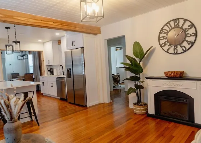 Mint Julep House- New Listing, Close To Everything, Fire Pit Holiday home