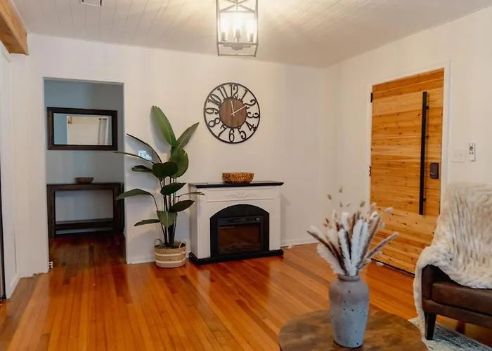 Mint Julep House- New Listing, Close To Everything, Fire Pit * Pensacola