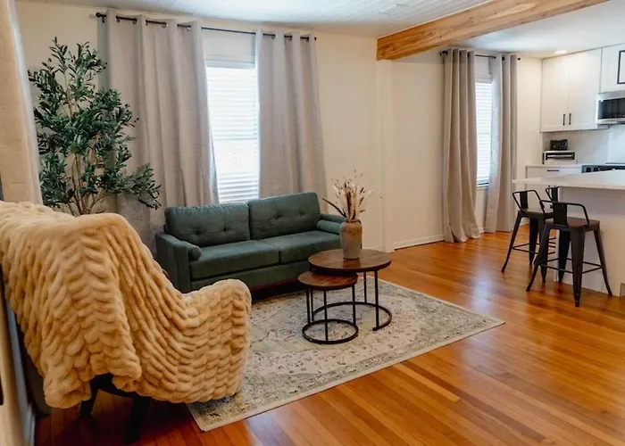 Mint Julep House- New Listing, Close To Everything, Fire Pit Holiday home Pensacola