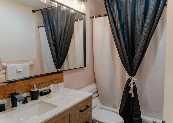 Mint Julep House- New Listing, Close To Everything, Fire Pit Pensacola