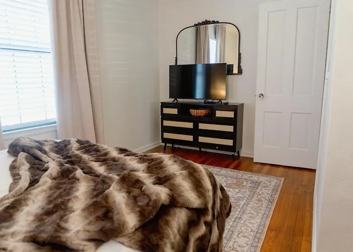 Mint Julep House- New Listing, Close To Everything, Fire Pit Pensacola