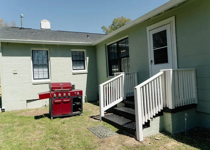 Mint Julep House- New Listing, Close To Everything, Fire Pit