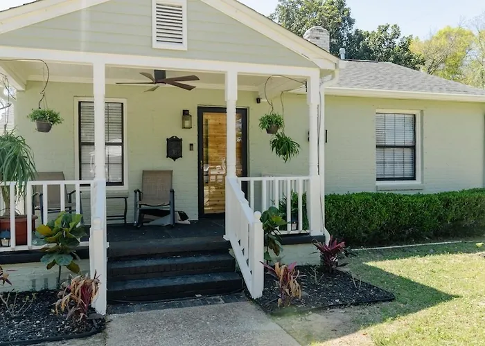Mint Julep House- New Listing, Close To Everything, Fire Pit Holiday home Pensacola